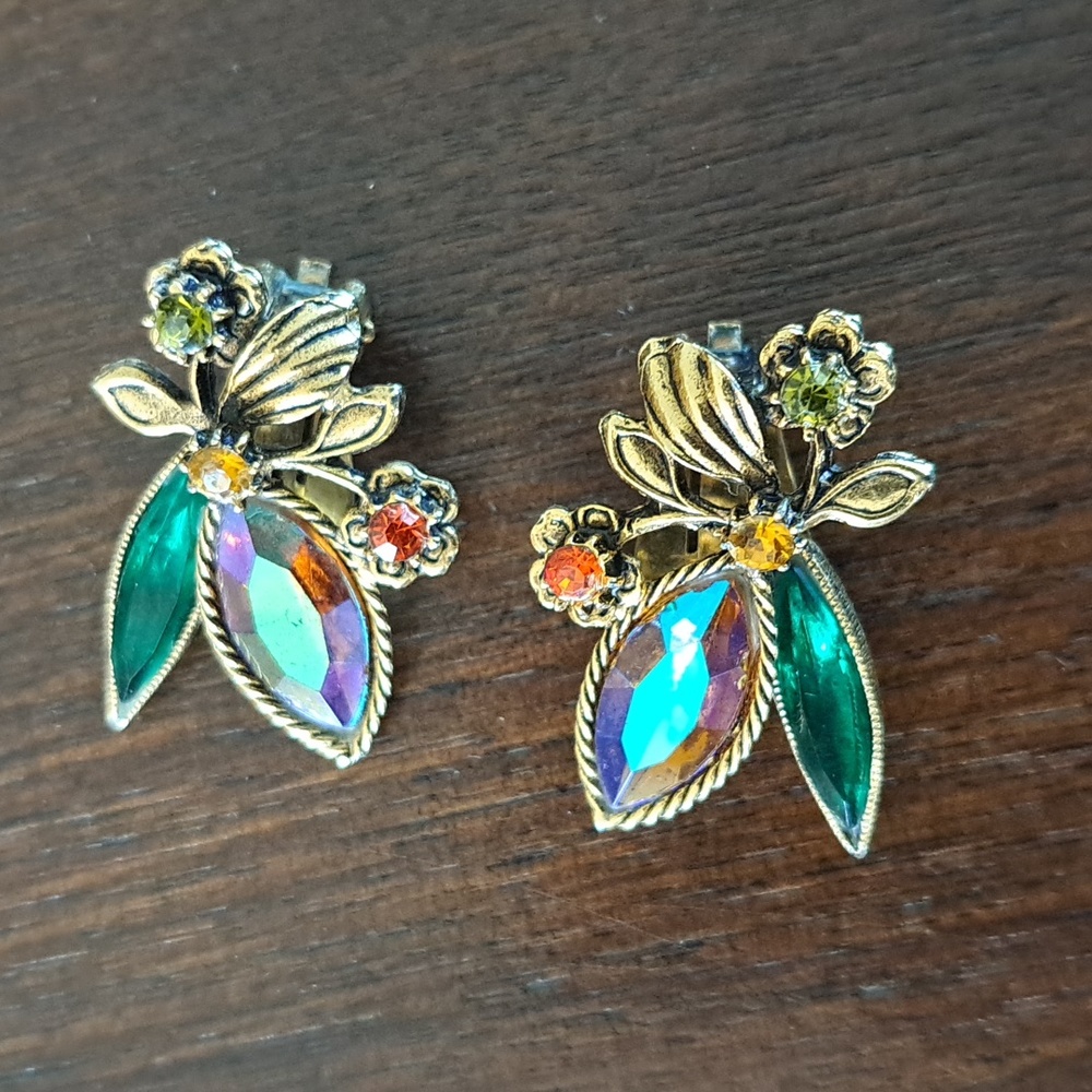 Vintage Clip Earrings Multicolored Multidimensional 1"
